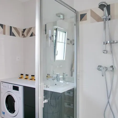 Apt. 50m Du Port De Plaisance, Parking & Ascenseur Lejlighed